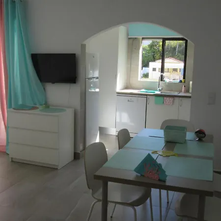 Spacious Comfort 1 Bedroom With Pool 300m From The Apartamento